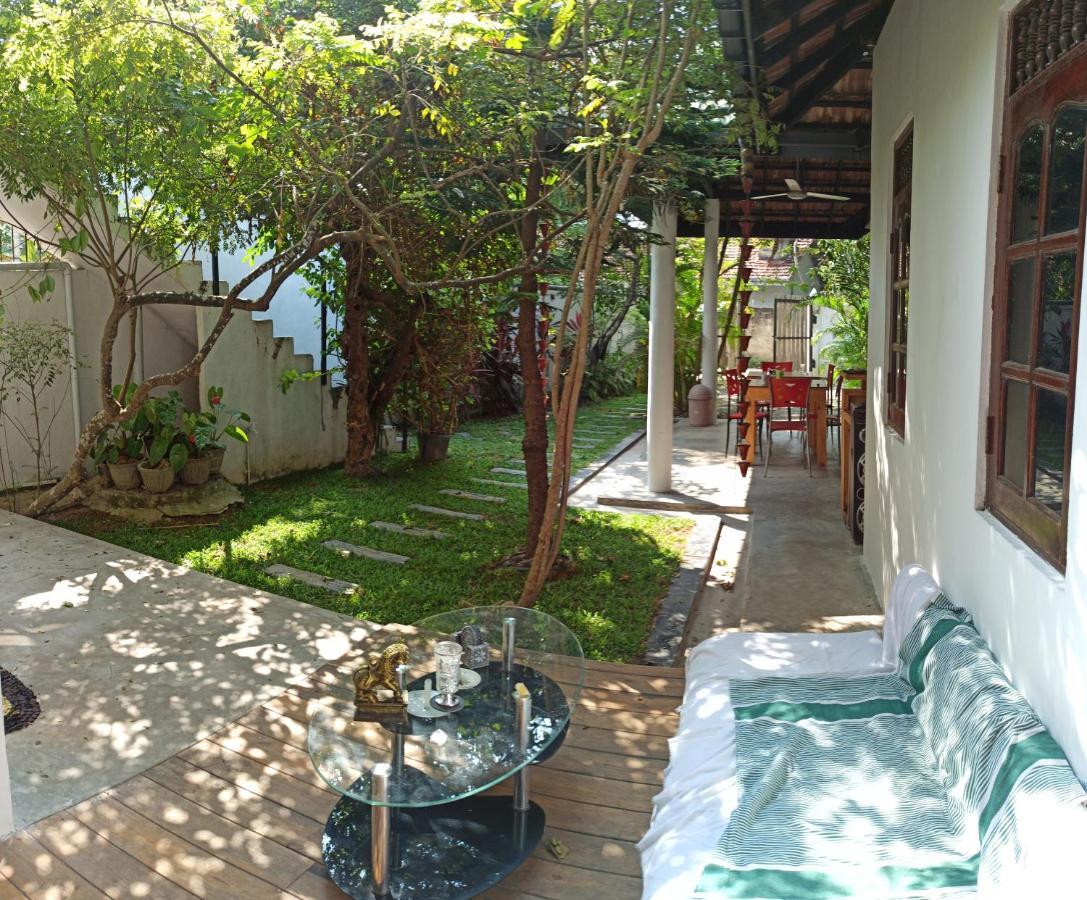 Rituale Guest House - Surf & Yoga Мірісса Екстер'єр фото
