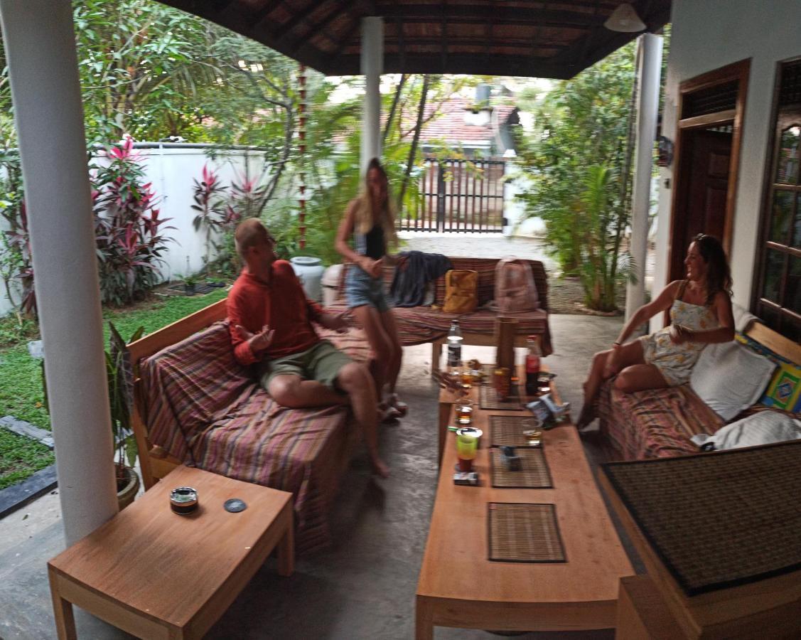 Rituale Guest House - Surf & Yoga Мірісса Екстер'єр фото